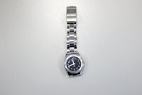Sprechende Analog-Uhr mit silbernem Gliederarmband